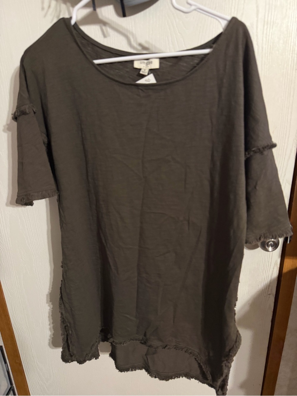 Umgee Boho Fringed Dolman Sleeve Tunic Top Charcoal Gray / Olive Size S NWT